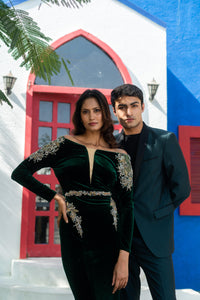 Emerald Green Velvet Off-Shoulder Gown !