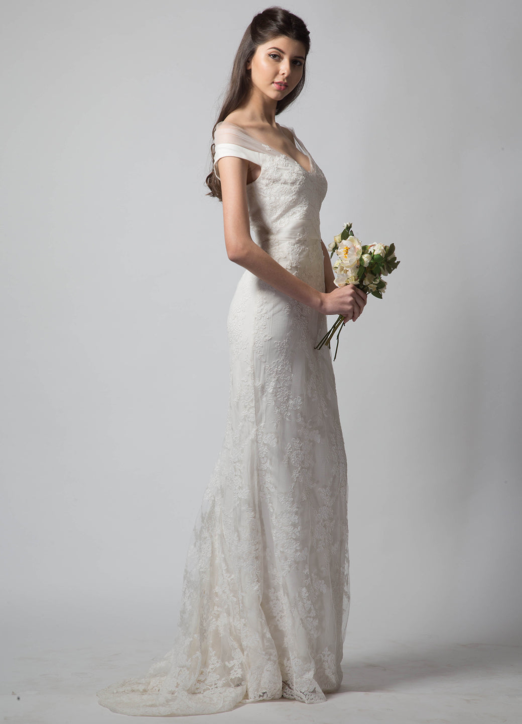 TCR White Lace Bodycon Wedding Gown! – TheClothingRental